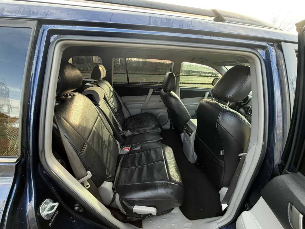 2013 Toyota Highlander Image 9