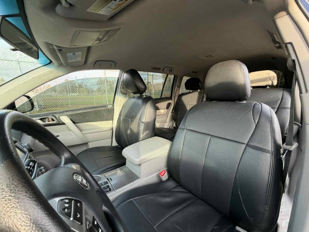 2013 Toyota Highlander Image 14