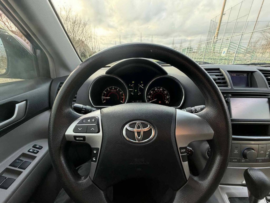 2013 Toyota Highlander Image 17