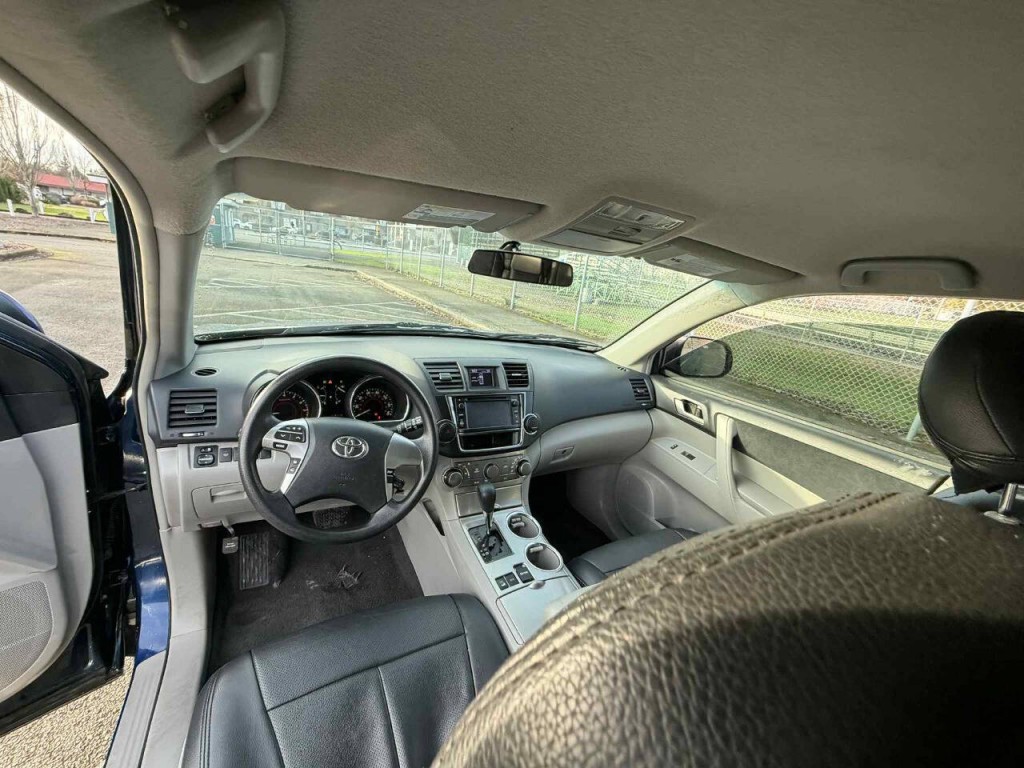 2013 Toyota Highlander Image 18