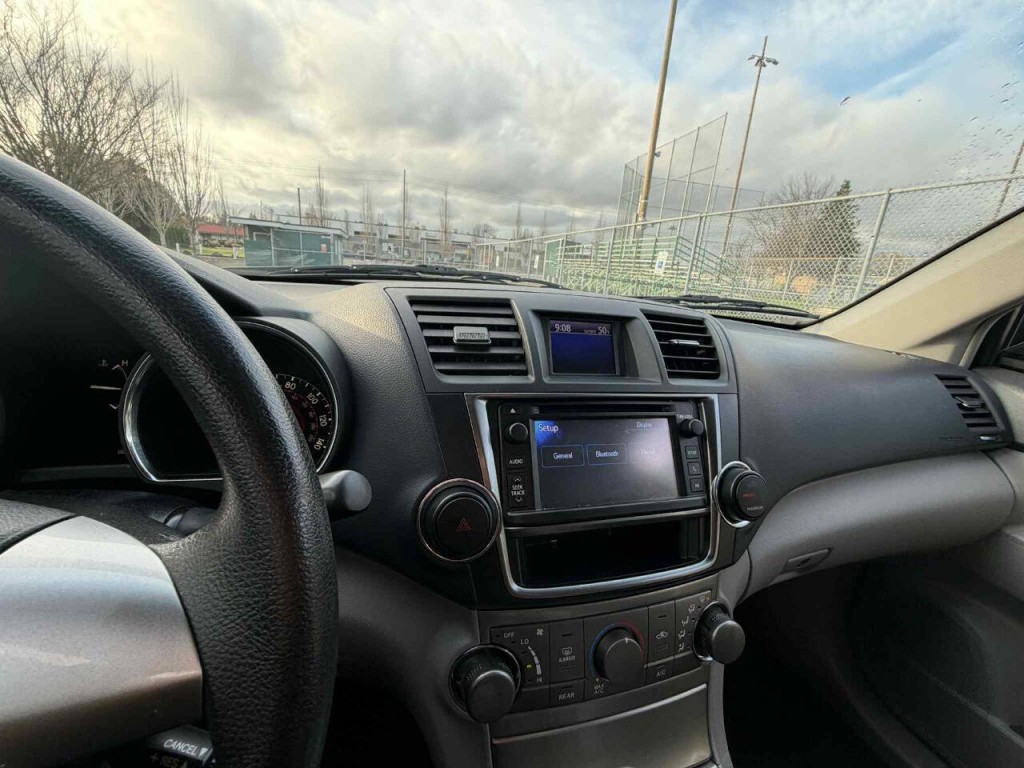 2013 Toyota Highlander Image 23