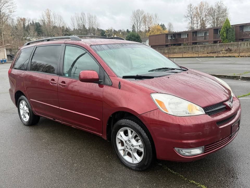 2004 Toyota Sienna Image 2
