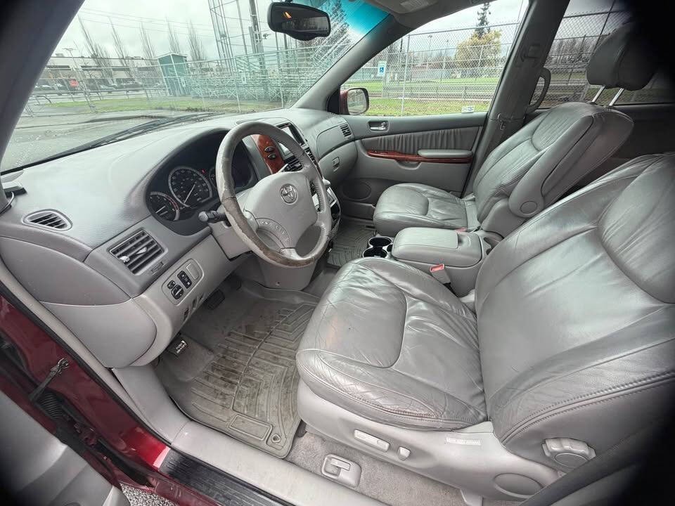 2004 Toyota Sienna Image 5