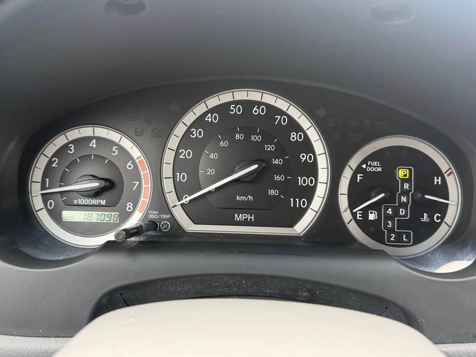 2004 Toyota Sienna Image 11