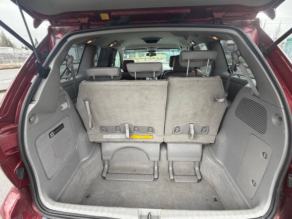 2004 Toyota Sienna Image 14