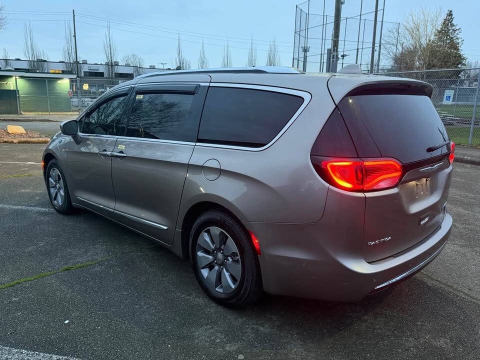 2018 Chrysler Pacifica Image 7