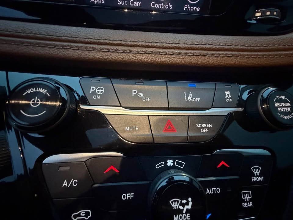 2018 Chrysler Pacifica Image 9