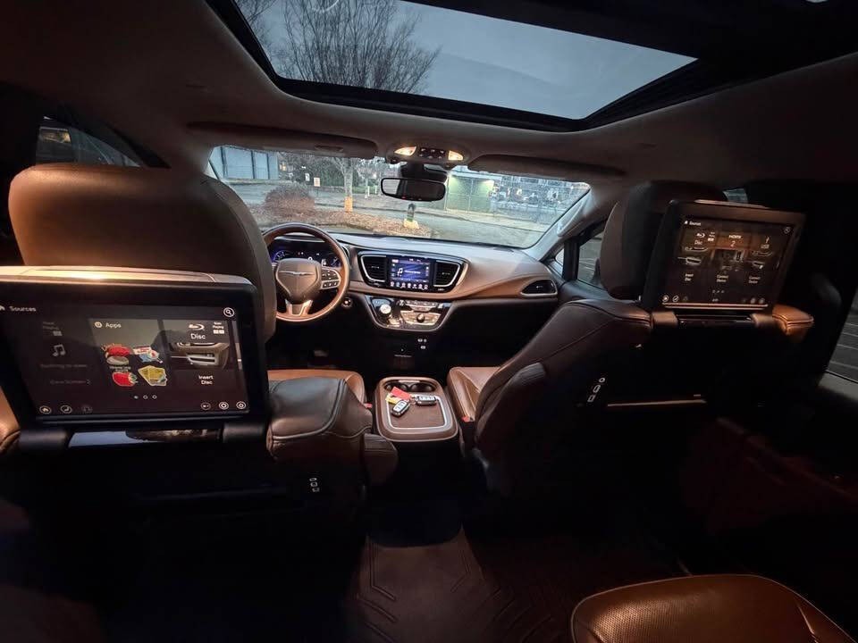 2018 Chrysler Pacifica Image 10