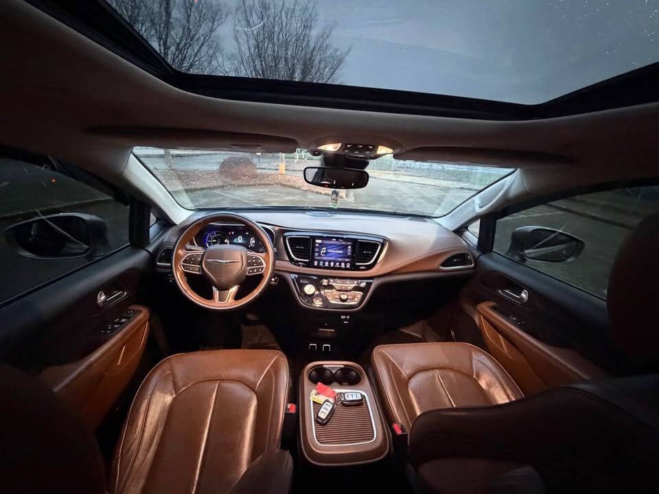 2018 Chrysler Pacifica Image 11