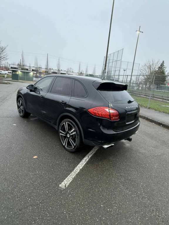 2011 Porsche Cayenne Image 5