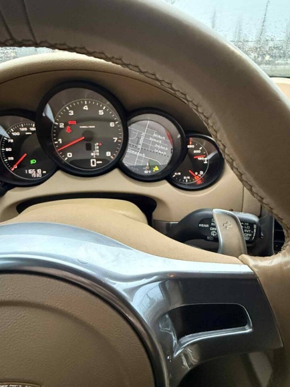 2011 Porsche Cayenne Image 10