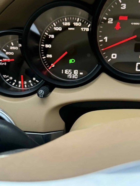 2011 Porsche Cayenne Image 15