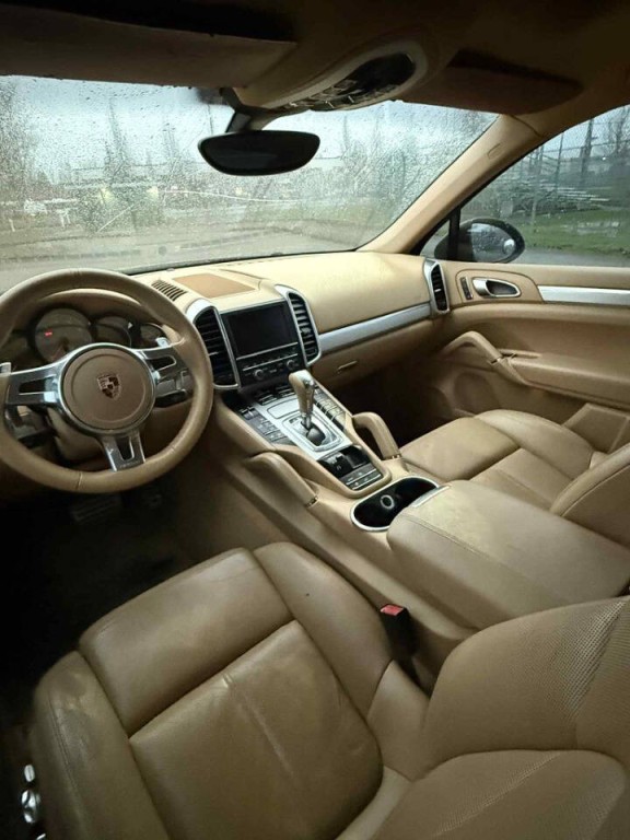2011 Porsche Cayenne Image 16