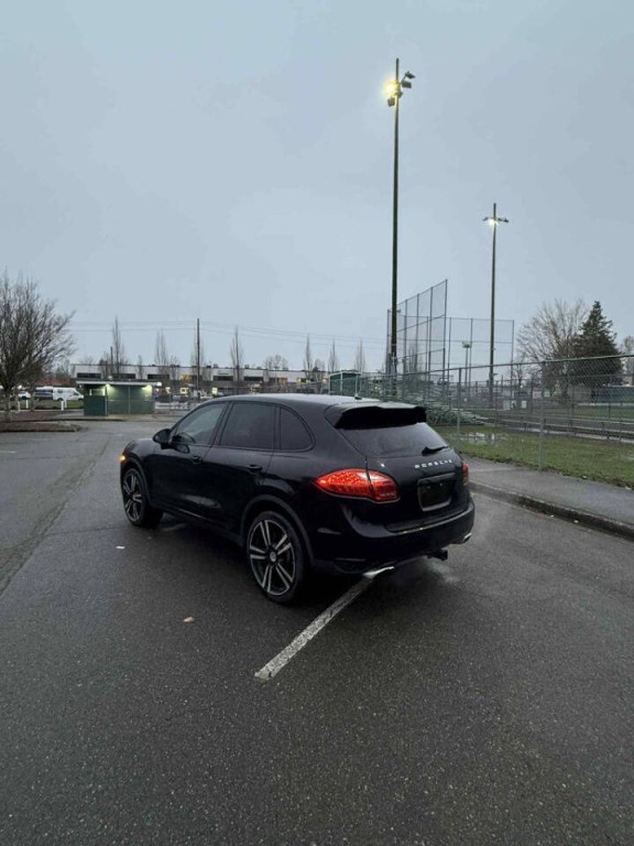 2011 Porsche Cayenne Image 32