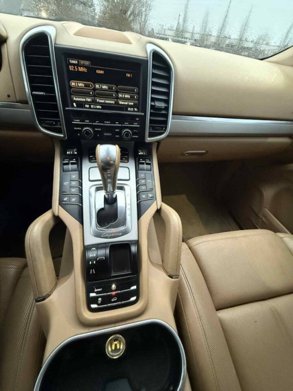 2011 Porsche Cayenne Image 37