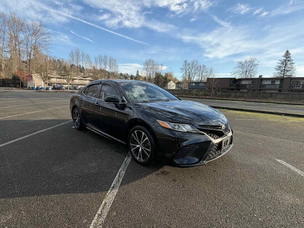 2018 Toyota Camry Image 1
