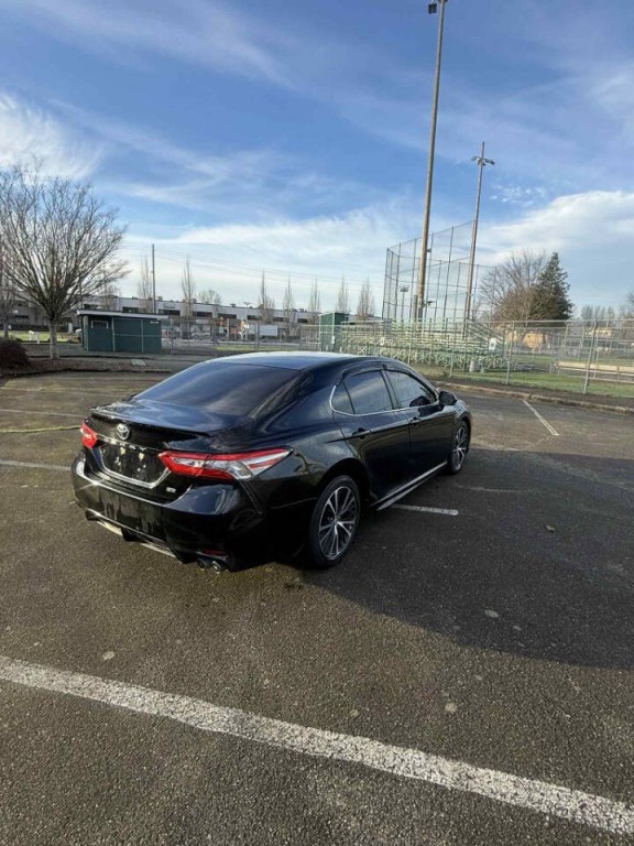 2018 Toyota Camry Image 3