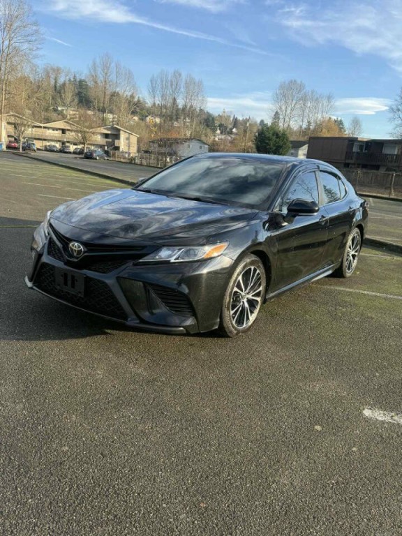 2018 Toyota Camry Image 16