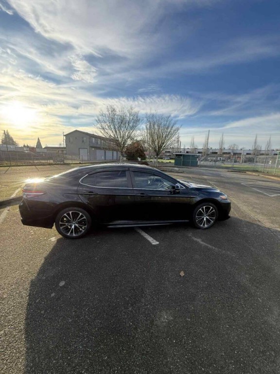 2018 Toyota Camry Image 21