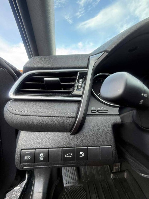 2018 Toyota Camry Image 23