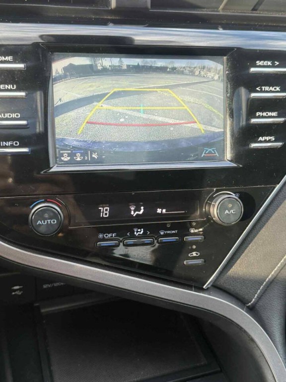 2018 Toyota Camry Image 26