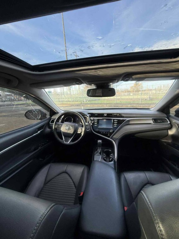 2018 Toyota Camry Image 28