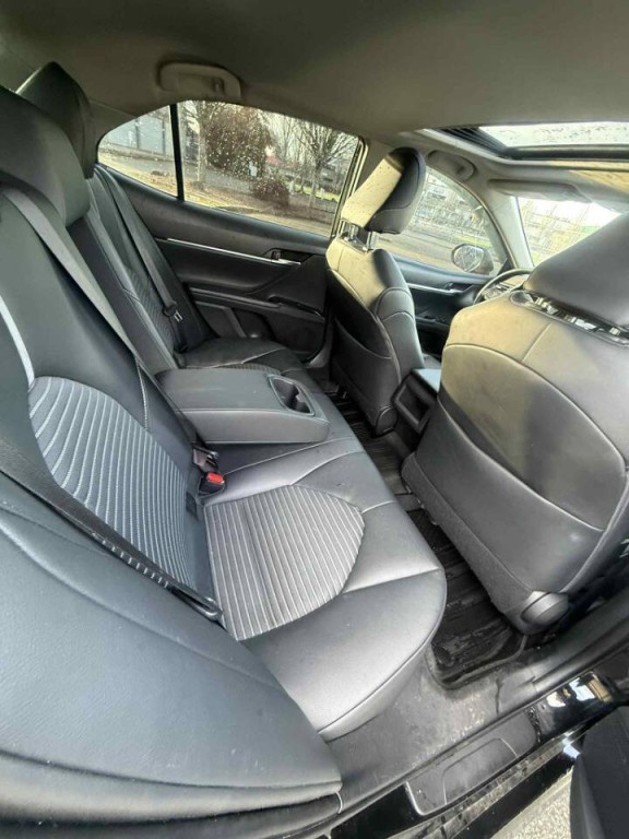 2018 Toyota Camry Image 30