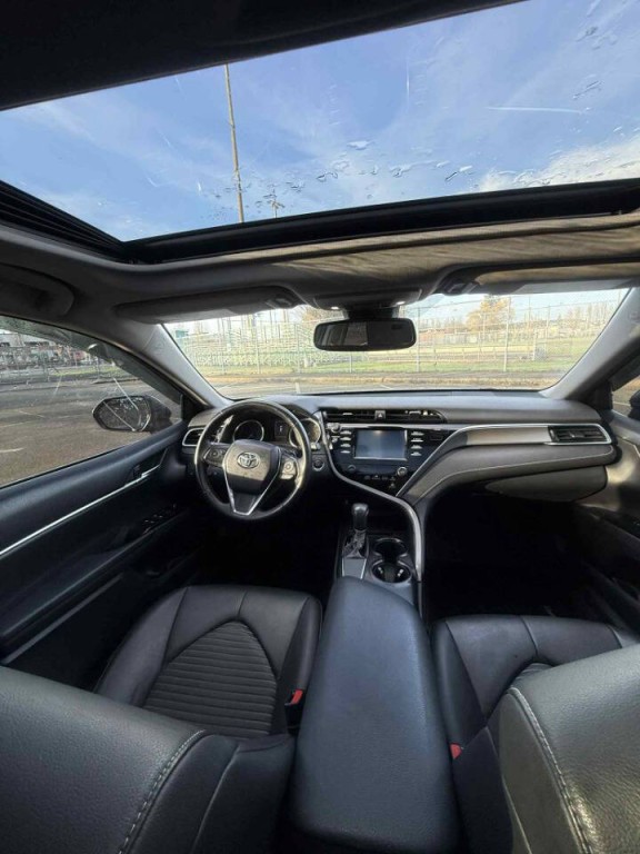 2018 Toyota Camry Image 32
