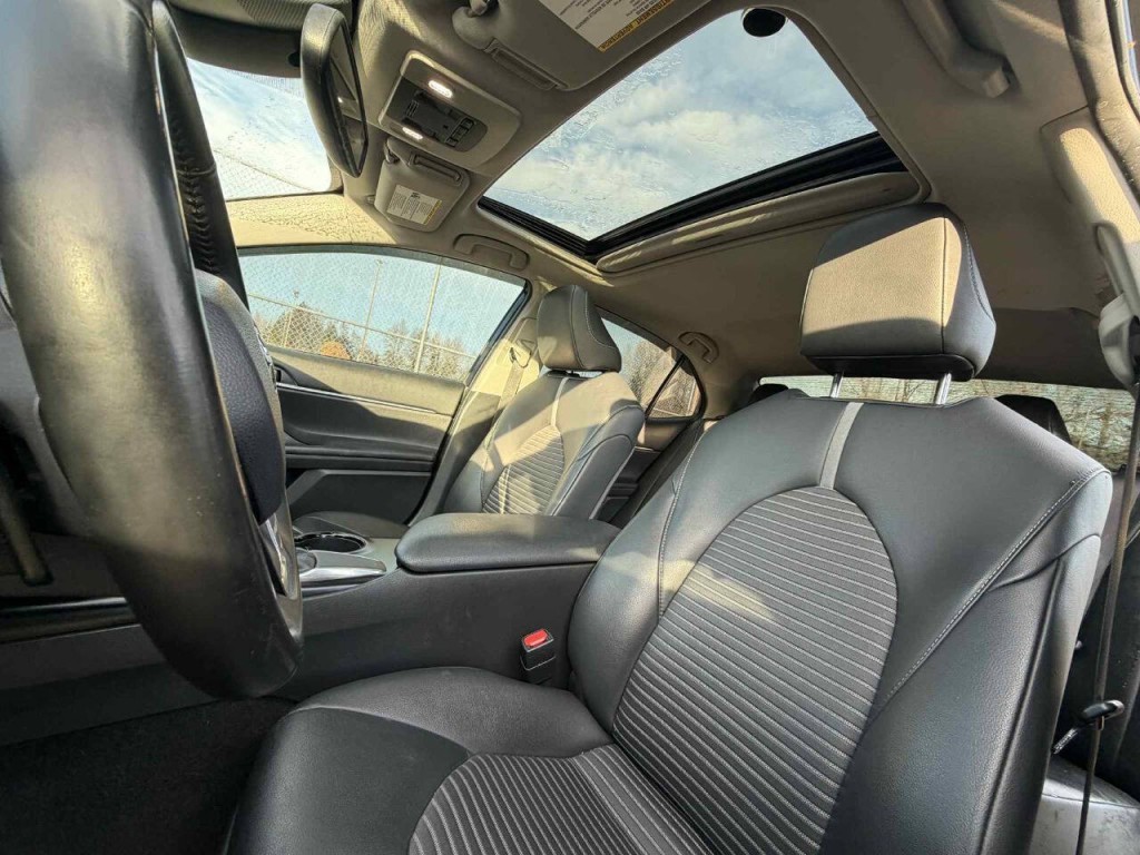 2018 Toyota Camry Image 35