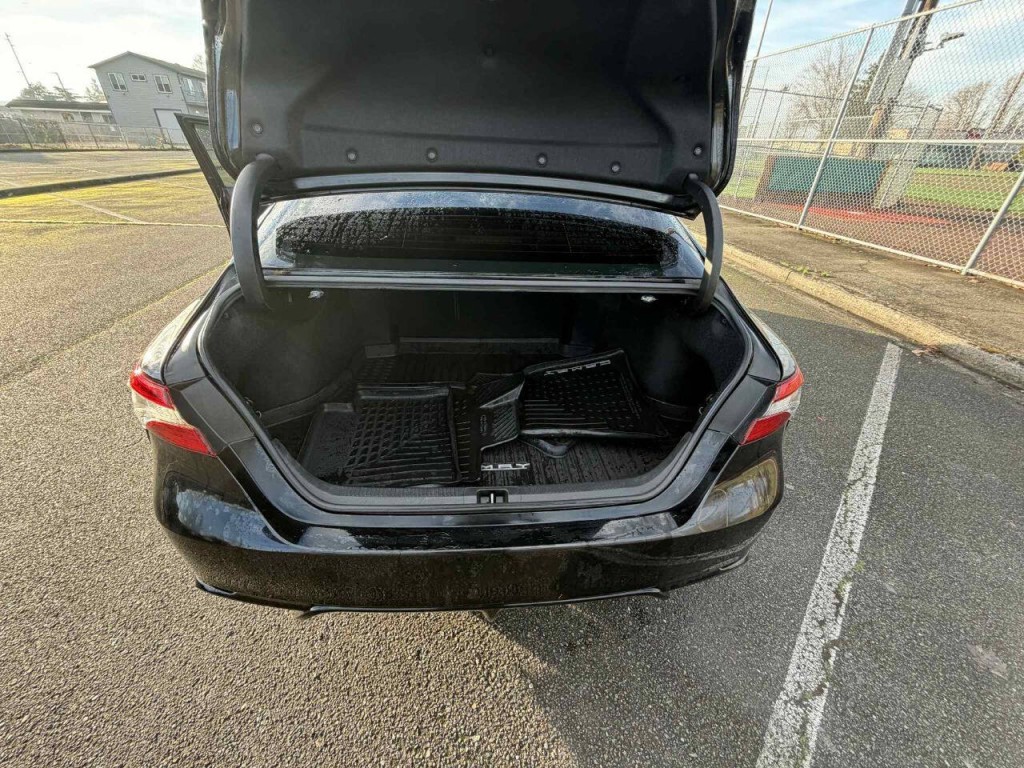 2018 Toyota Camry Image 38