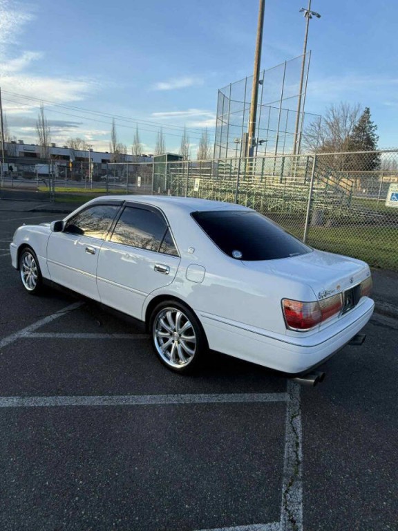 1999 Toyota Crown Image 3