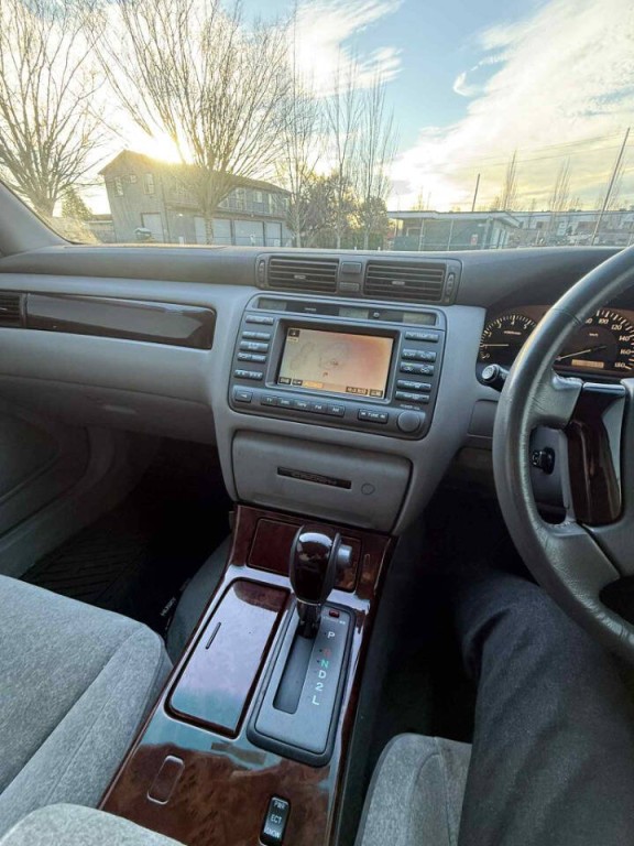 1999 Toyota Crown Image 7