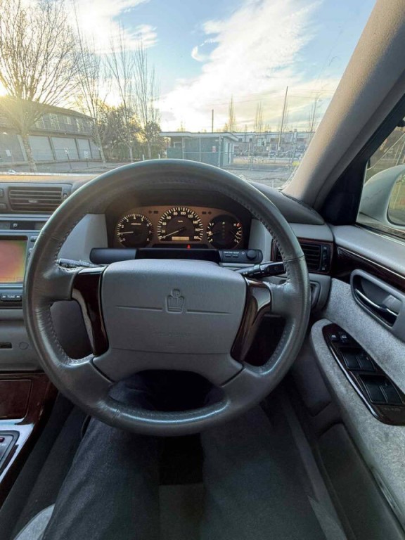 1999 Toyota Crown Image 10