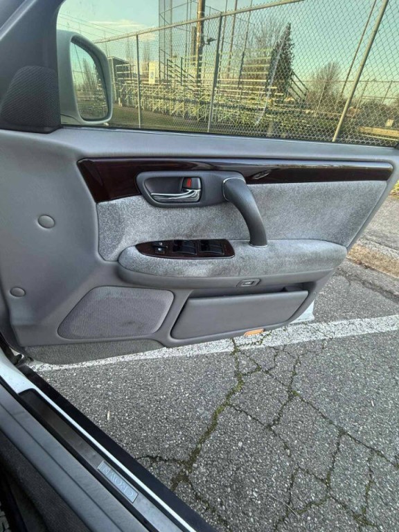 1999 Toyota Crown Image 17