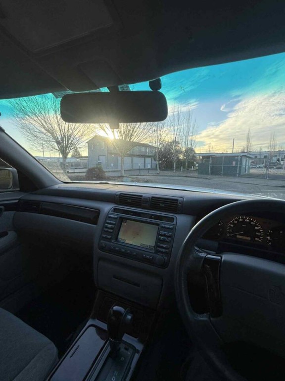 1999 Toyota Crown Image 21