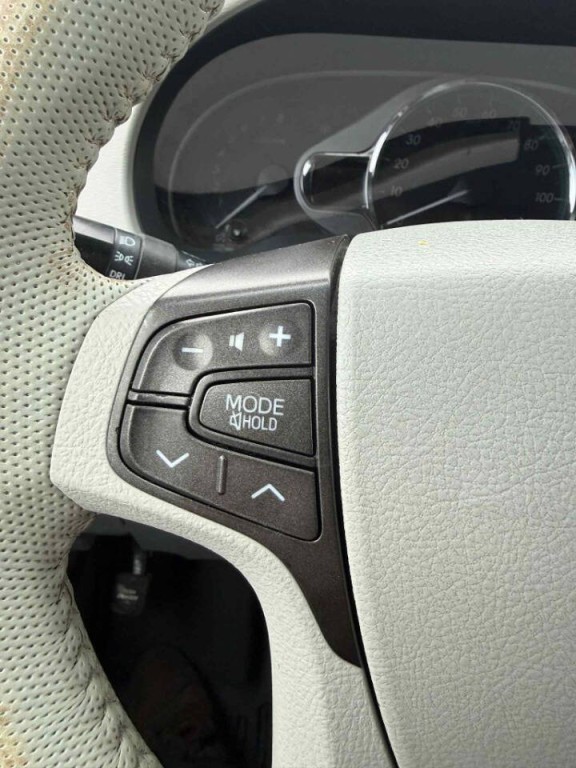 2011 Toyota Sienna Image 28