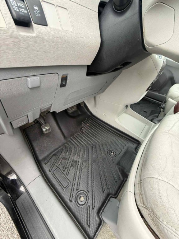 2011 Toyota Sienna Image 29