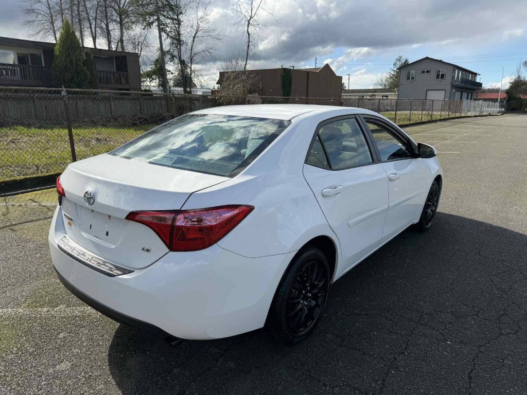2015 Toyota Corolla Image 4
