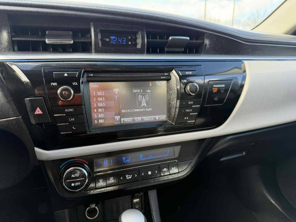 2015 Toyota Corolla Image 5