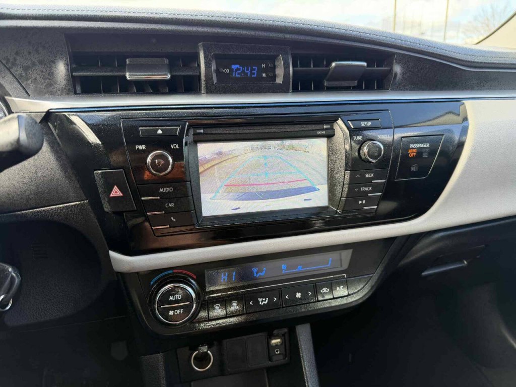 2015 Toyota Corolla Image 6