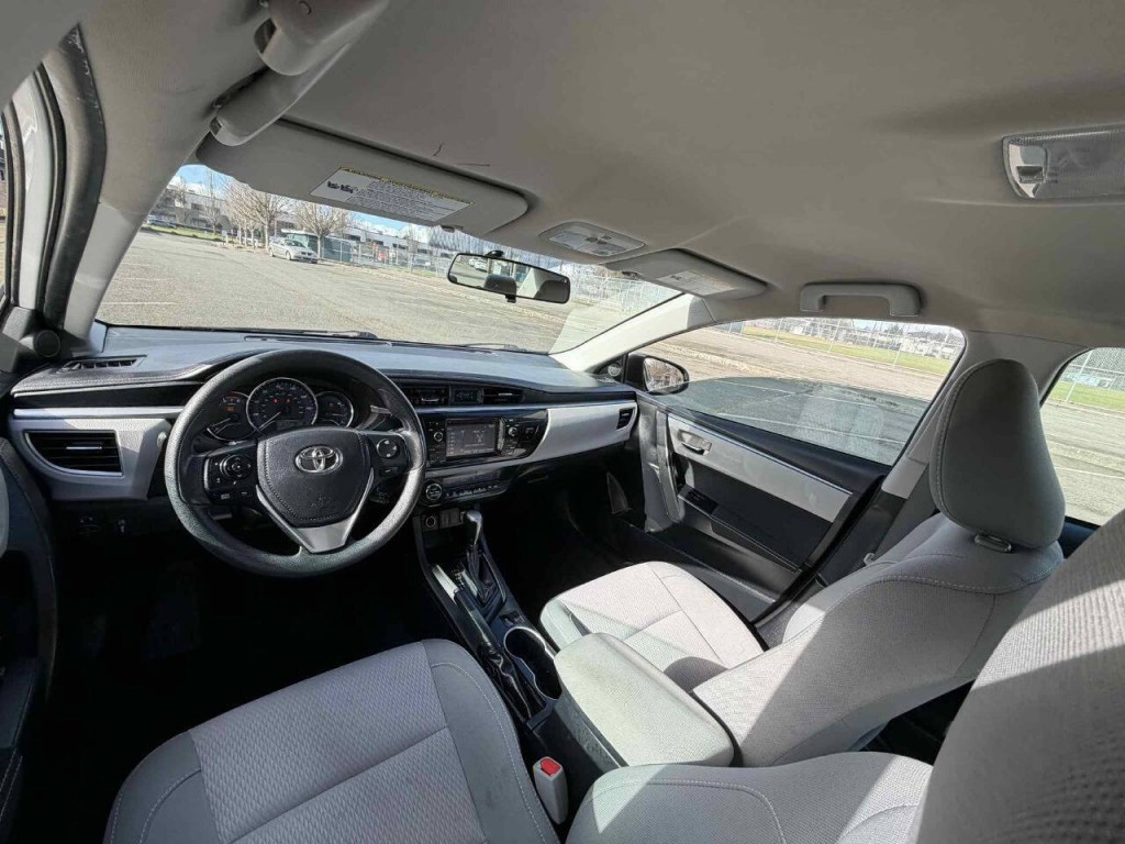 2015 Toyota Corolla Image 14