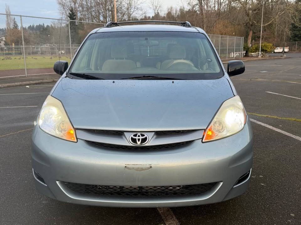 2004 Toyota Sienna Image 11