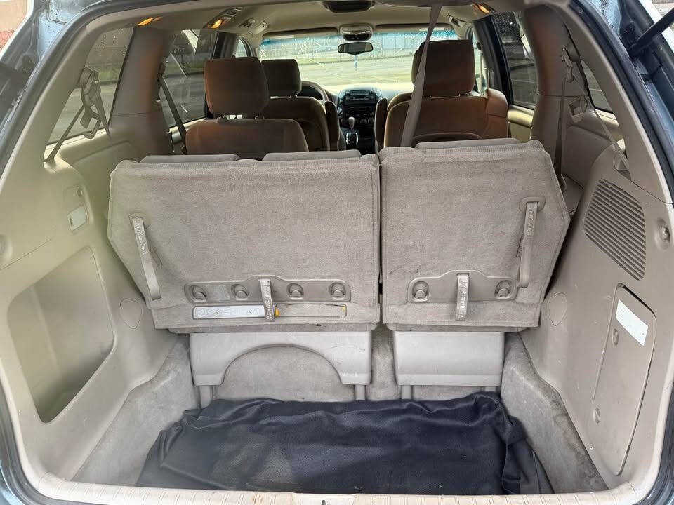 2004 Toyota Sienna Image 14