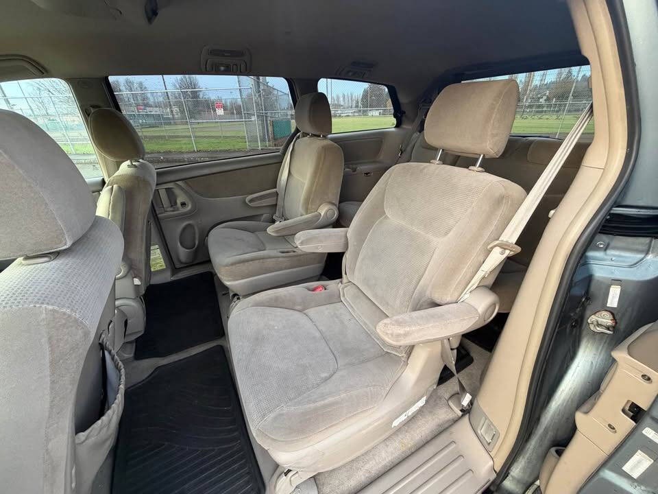2004 Toyota Sienna Image 20