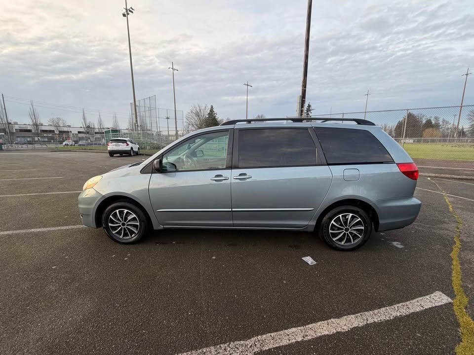 2004 Toyota Sienna Image 26