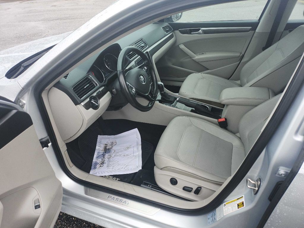 2016 Volkswagen Passat Image 10