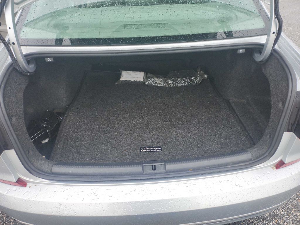 2016 Volkswagen Passat Image 13