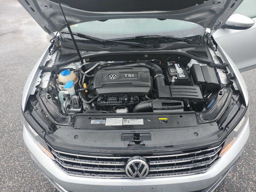 2016 Volkswagen Passat Image 19