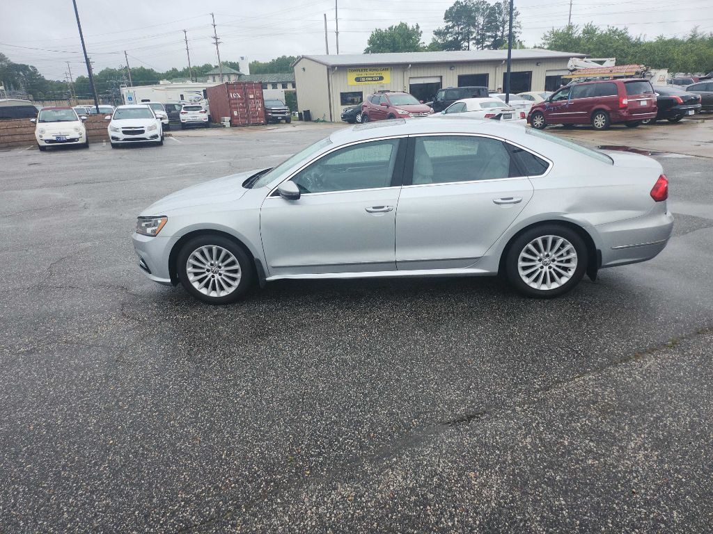 2016 Volkswagen Passat Image 2