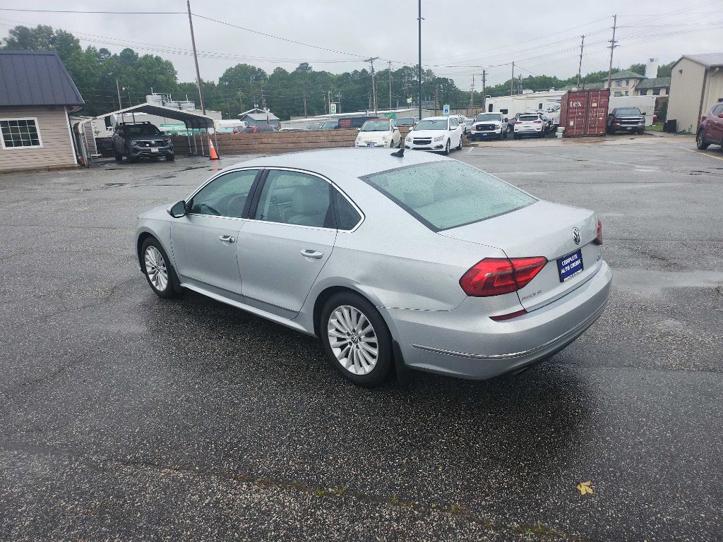2016 Volkswagen Passat Image 3